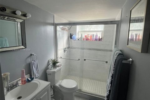 Condo in Miami, Florida, 3 bedrooms  № 1818739 - photo 15