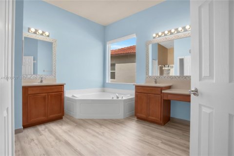 Купить виллу или дом в Уэстон, Флорида 4 спальни, 230.03м2, № 2085979 - фото 23
