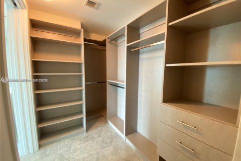 Copropriété à louer à Miami, Floride: 3 chambres, 151.8 m2 № 2001311 - photo 6