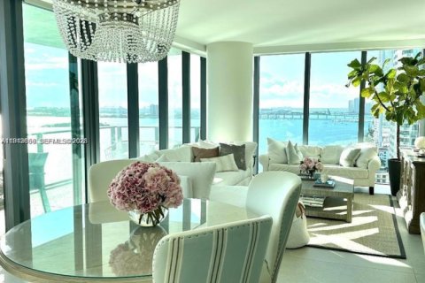 Copropriété à louer à Miami, Floride: 3 chambres, 151.8 m2 № 2001311 - photo 2