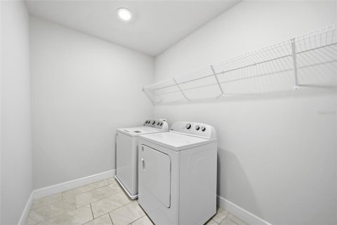 House in Wesley Chapel, Florida 5 bedrooms, 242.94 sq.m. № 2235661 - photo 18