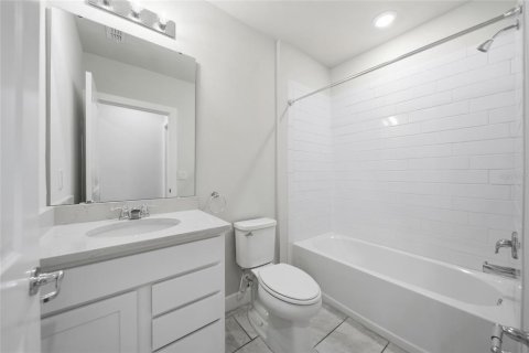 House in Wesley Chapel, Florida 5 bedrooms, 242.94 sq.m. № 2235661 - photo 16