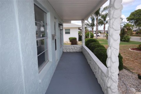 Villa ou maison à louer à Sun City Center, Floride: 3 chambres, 108.14 m2 № 1876977 - photo 2