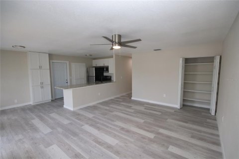 Villa ou maison à louer à Sun City Center, Floride: 3 chambres, 108.14 m2 № 1876977 - photo 5