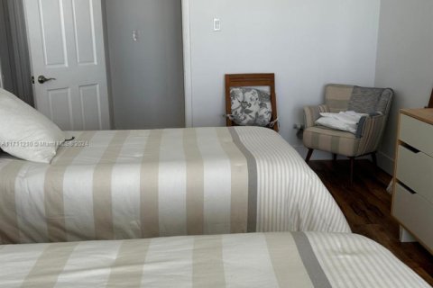 Condominio en alquiler en Miami Beach, Florida, 2 dormitorios, 139.35 m2 № 2016130 - foto 14