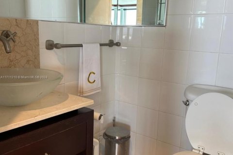 Condominio en alquiler en Miami Beach, Florida, 2 dormitorios, 139.35 m2 № 2016130 - foto 17