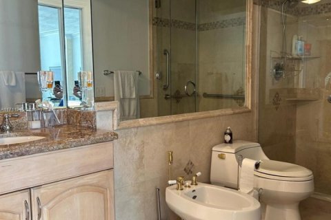 Condominio en alquiler en Miami Beach, Florida, 2 dormitorios, 139.35 m2 № 2016130 - foto 30