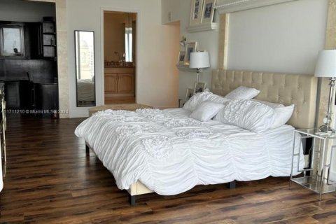 Condominio en alquiler en Miami Beach, Florida, 2 dormitorios, 139.35 m2 № 2016130 - foto 21
