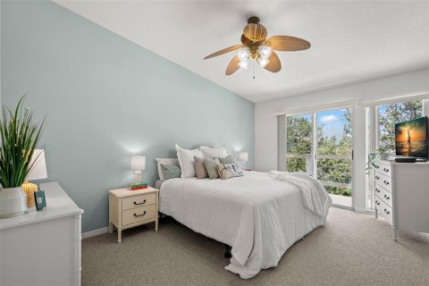 Townhouse in Indian Rocks Beach, Florida 2 bedrooms, 136.1 sq.m. № 1750873 - photo 24