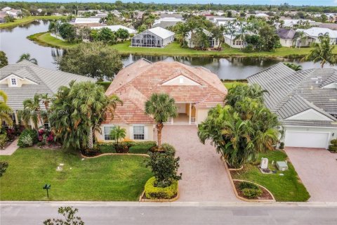 Villa ou maison à vendre à Port St. Lucie, Floride: 4 chambres, 254.27 m2 № 1437660 - photo 2