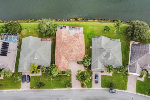 Villa ou maison à vendre à Port St. Lucie, Floride: 4 chambres, 254.27 m2 № 1437660 - photo 5