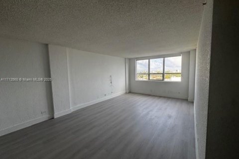 Купить кондоминиум в Майами-Бич, Флорида 2 спальни, 104.14м2, № 1957853 - фото 6