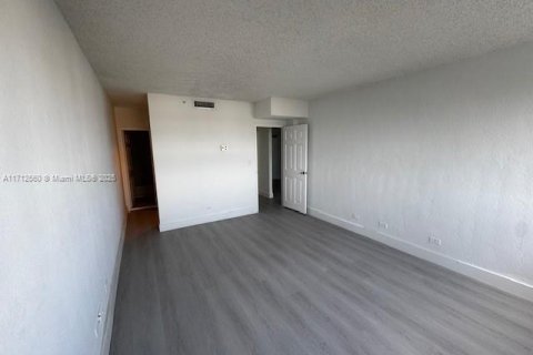 Купить кондоминиум в Майами-Бич, Флорида 2 спальни, 104.14м2, № 1957853 - фото 21