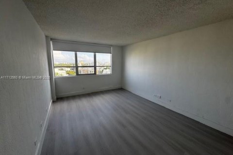 Купить кондоминиум в Майами-Бич, Флорида 2 спальни, 104.14м2, № 1957853 - фото 19