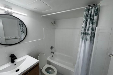 Купить кондоминиум в Майами-Бич, Флорида 2 спальни, 104.14м2, № 1957853 - фото 17