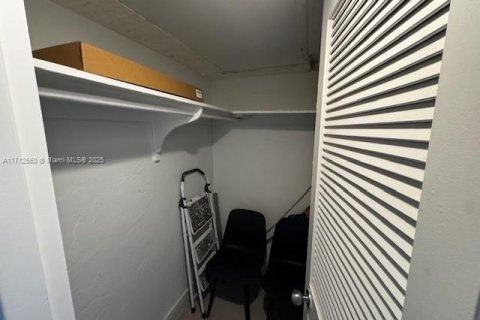 Купить кондоминиум в Майами-Бич, Флорида 2 спальни, 104.14м2, № 1957853 - фото 22