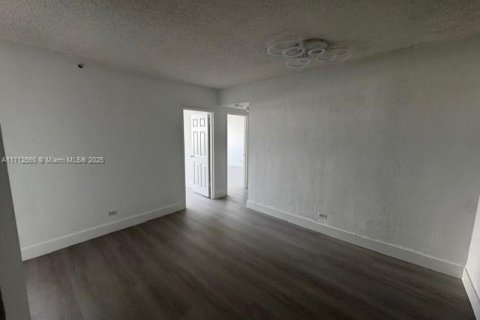 Купить кондоминиум в Майами-Бич, Флорида 2 спальни, 104.14м2, № 1957853 - фото 5