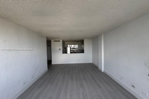 Купить кондоминиум в Майами-Бич, Флорида 2 спальни, 104.14м2, № 1957853 - фото 7