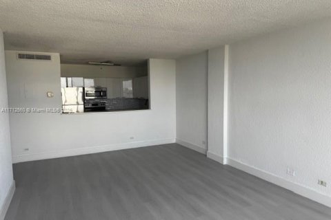 Купить кондоминиум в Майами-Бич, Флорида 2 спальни, 104.14м2, № 1957853 - фото 9