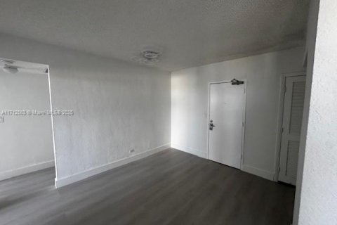 Купить кондоминиум в Майами-Бич, Флорида 2 спальни, 104.14м2, № 1957853 - фото 10