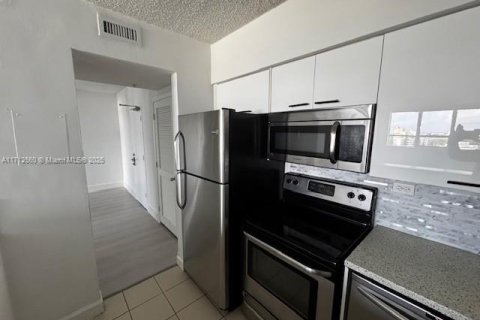 Купить кондоминиум в Майами-Бич, Флорида 2 спальни, 104.14м2, № 1957853 - фото 1