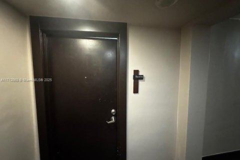 Купить кондоминиум в Майами-Бич, Флорида 2 спальни, 104.14м2, № 1957853 - фото 25