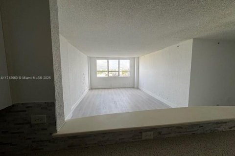 Купить кондоминиум в Майами-Бич, Флорида 2 спальни, 104.14м2, № 1957853 - фото 4