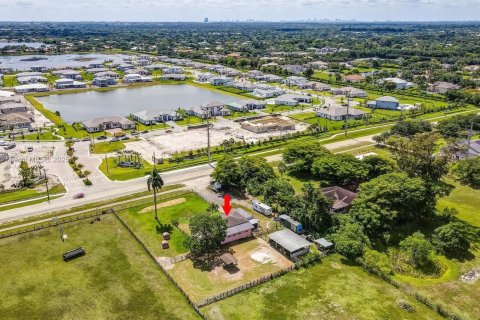 House in Davie, Florida 3 bedrooms, 157.84 sq.m. № 1893475 - photo 1