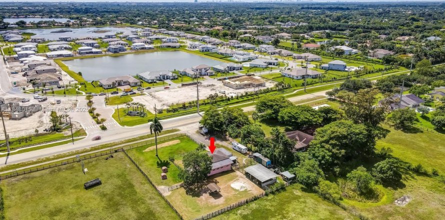 House in Davie, Florida 3 bedrooms, 157.84 sq.m. № 1893475