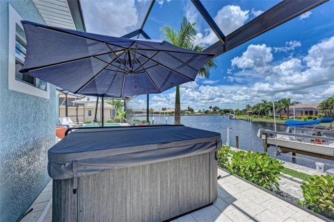 House in Punta Gorda, Florida 3 bedrooms, 210.7 sq.m. № 2210916 - photo 29