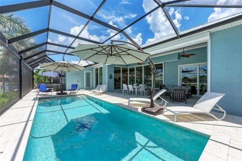 House in Punta Gorda, Florida 3 bedrooms, 210.7 sq.m. № 2210916 - photo 11