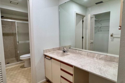 Copropriété à louer à Sarasota, Floride: 2 chambres, 100.33 m2 № 2330979 - photo 16
