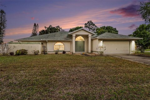 Casa en Palm Bay, Florida 3 dormitorios, 200.67 m2 № 2139950