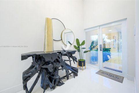 Villa ou maison à vendre à Wilton Manors, Floride: 4 chambres, 277.22 m2 № 1938275 - photo 4