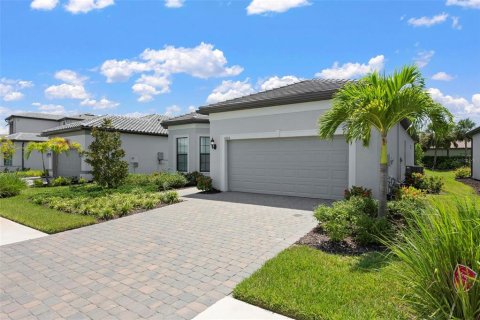 House in Nokomis, Florida 3 bedrooms, 175.49 sq.m. № 2103050 - photo 2