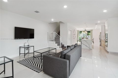 Townhouse in Fort Lauderdale, Florida 3 bedrooms, 188.96 sq.m. № 1925533 - photo 2