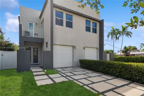 Townhouse in Fort Lauderdale, Florida 3 bedrooms, 188.96 sq.m. № 1925533 - photo 24
