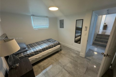 Casa en alquiler en Fort Lauderdale, Florida, 3 dormitorios № 1993002 - foto 24