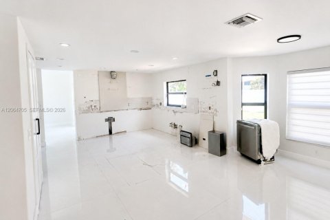 Villa ou maison à vendre à Miramar, Floride: 4 chambres, 313.82 m2 № 2288484 - photo 5
