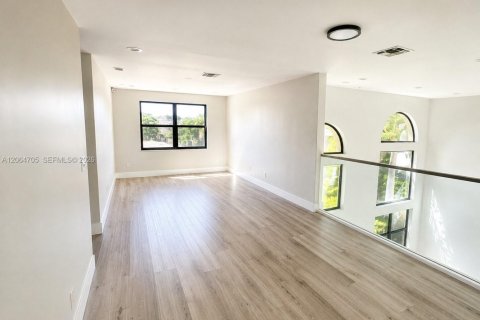 Villa ou maison à vendre à Miramar, Floride: 4 chambres, 313.82 m2 № 2288484 - photo 10