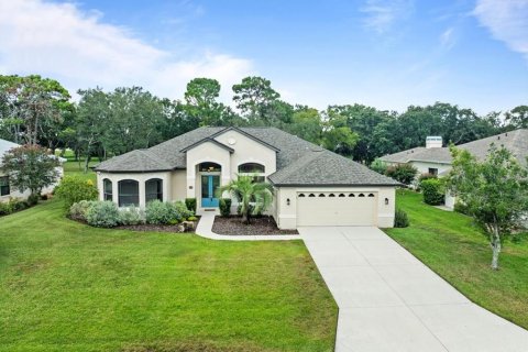 House in Weeki Wachee, Florida 3 bedrooms, 203.27 sq.m. № 1873972 - photo 1