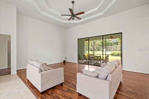 House in Weeki Wachee, Florida 3 bedrooms, 203.27 sq.m. № 1873972 - photo 13