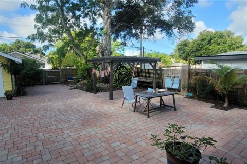 Villa ou maison à louer à Saint Petersburg, Floride: 3 chambres, 122.54 m2 № 2105158 - photo 21