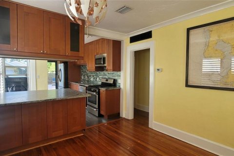 Villa ou maison à louer à Saint Petersburg, Floride: 3 chambres, 122.54 m2 № 2105158 - photo 8