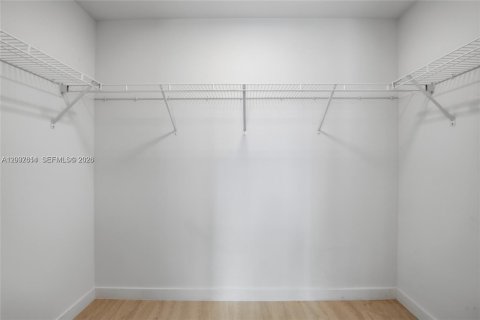 Copropriété à louer à Miami, Floride: 1 chambre, 86.86 m2 № 2154274 - photo 14