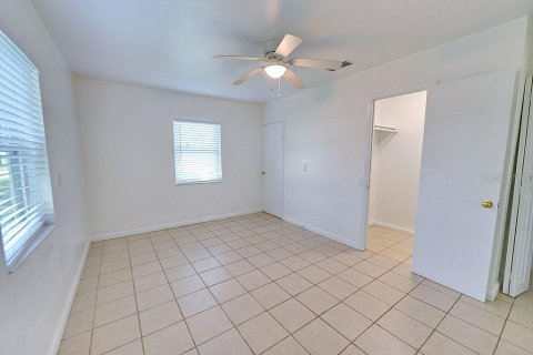 House in Inverness, Florida 2 bedrooms, 113.34 sq.m. № 2204797 - photo 12
