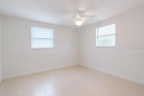 House in Inverness, Florida 2 bedrooms, 113.34 sq.m. № 2204797 - photo 16