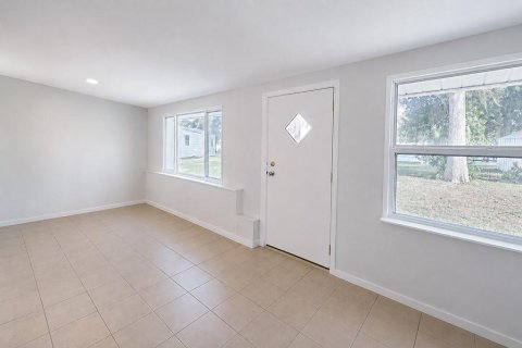 House in Inverness, Florida 2 bedrooms, 113.34 sq.m. № 2204797 - photo 7