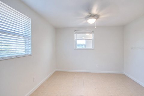 House in Inverness, Florida 2 bedrooms, 113.34 sq.m. № 2204797 - photo 15