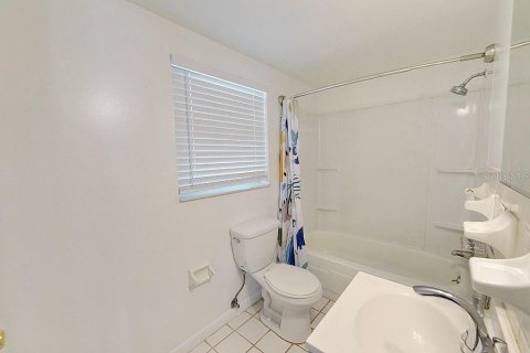 House in Inverness, Florida 2 bedrooms, 113.34 sq.m. № 2204797 - photo 17